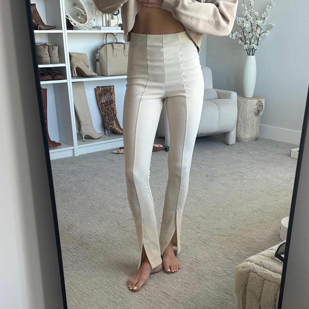 Split hem leggings